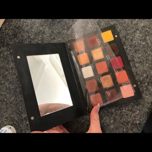 Natasha denona - Picture 4 of 4